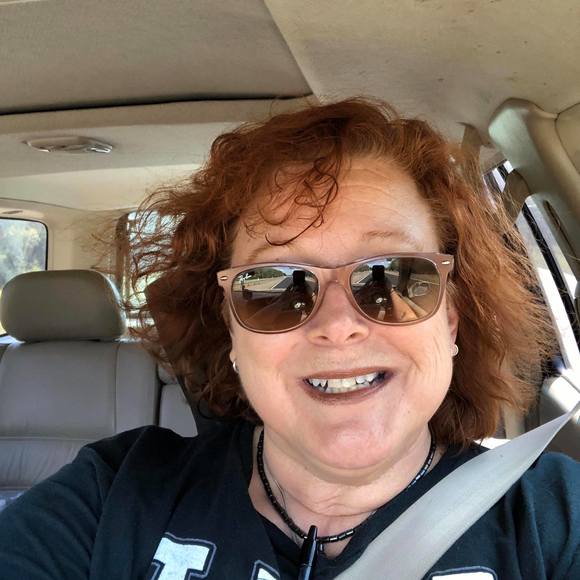 Meet your Posher, Beth - Picture 1 of 1